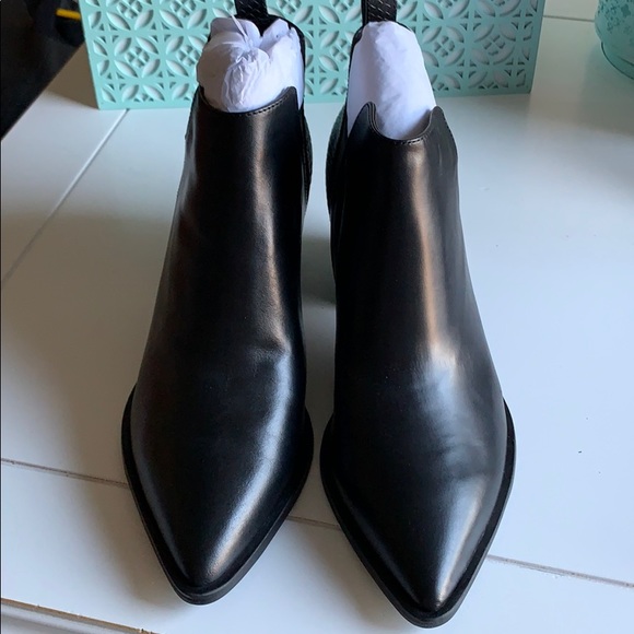 Dolce Vita Shoes - Dolce Vita black boots